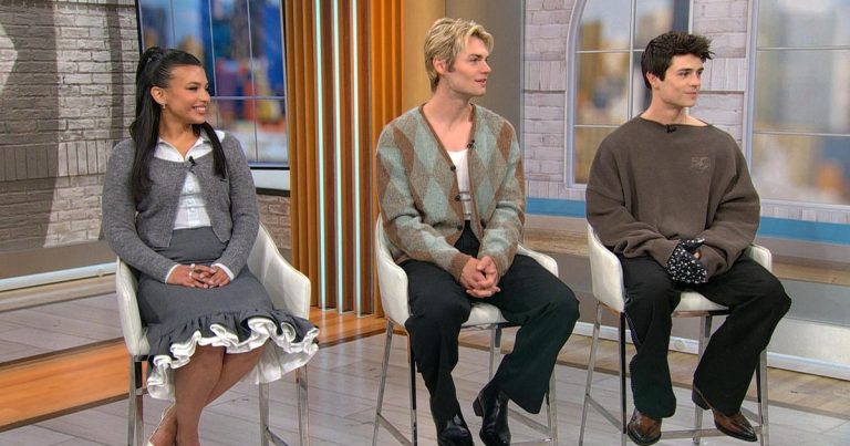 Stars of “My Life with the Walter Boys” talk season 2 expectations and relating to characters