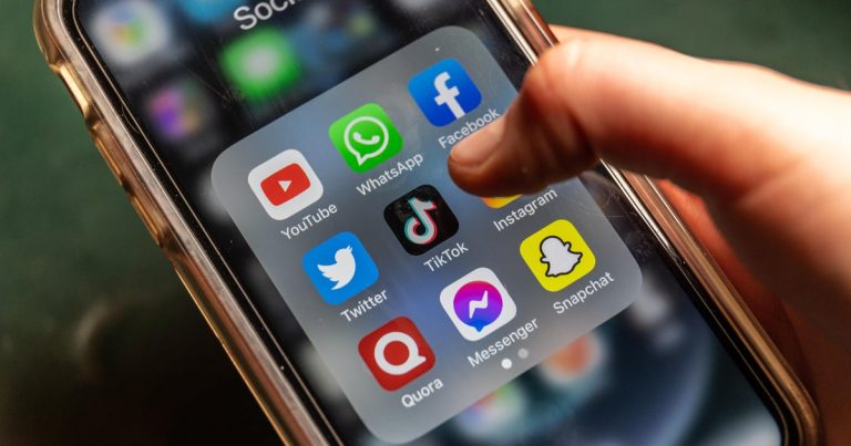 Social media may pose “profound risk” to teen mental health, U.S. surgeon general says