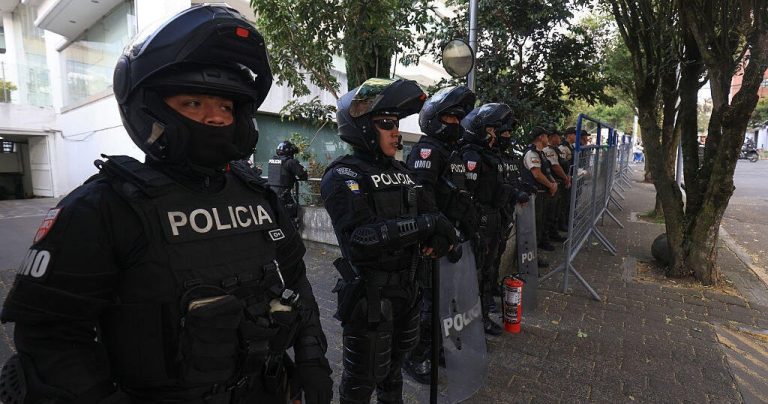 7 killed in another mass shooting at Ecuador pool hall as police blame “territorial dispute” between organized crime