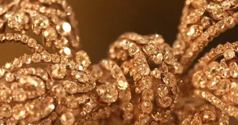 Fallout grows in France over Louvre crown jewels heist